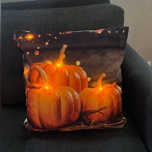 💕3/$25💕 Light-Up Halloween Pumpkin Pillow